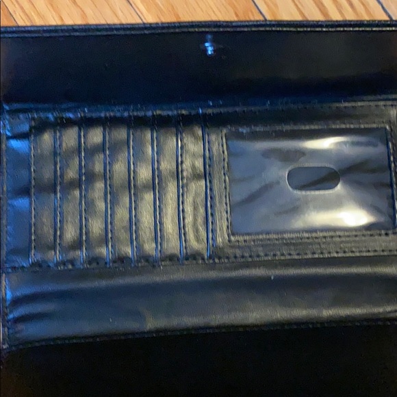 ⚓️ 2/ $50⚓️ Black & White Striped Wallet - Picture 4 of 8